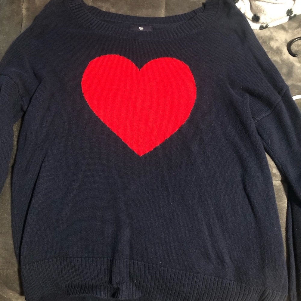Women’s heart gap sweater